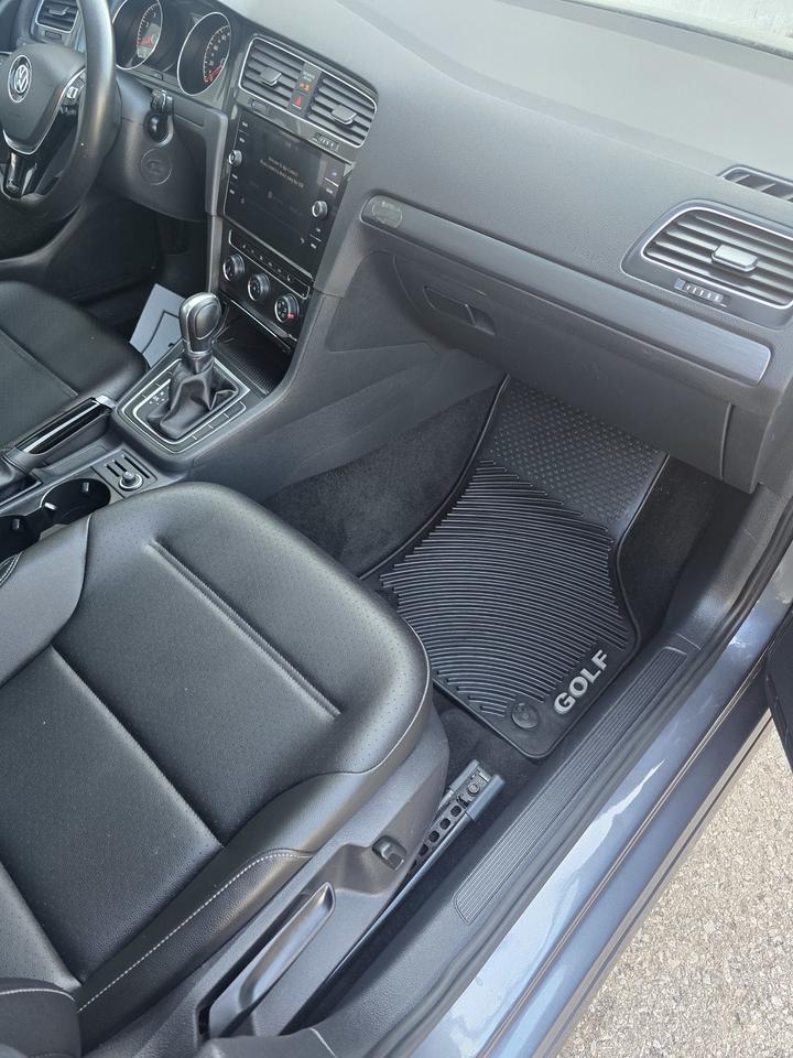 2018 Volkswagen Golf S Photo