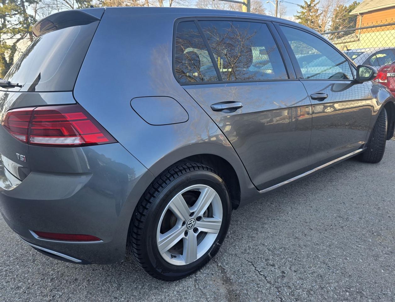 2018 Volkswagen Golf S Photo
