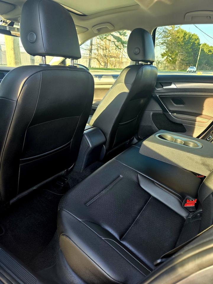 2018 Volkswagen Golf S Photo
