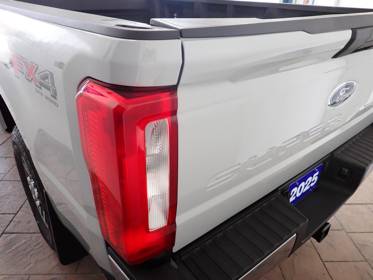 2025 Ford SUPER DUTY F-250 SRW XLT CREW CAB 4WD 8' BOX Photo
