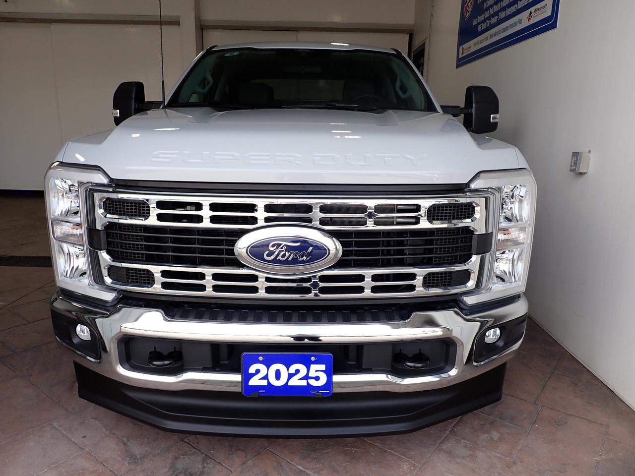 2025 Ford SUPER DUTY F-250 SRW XLT CREW CAB 4WD 8' BOX Photo