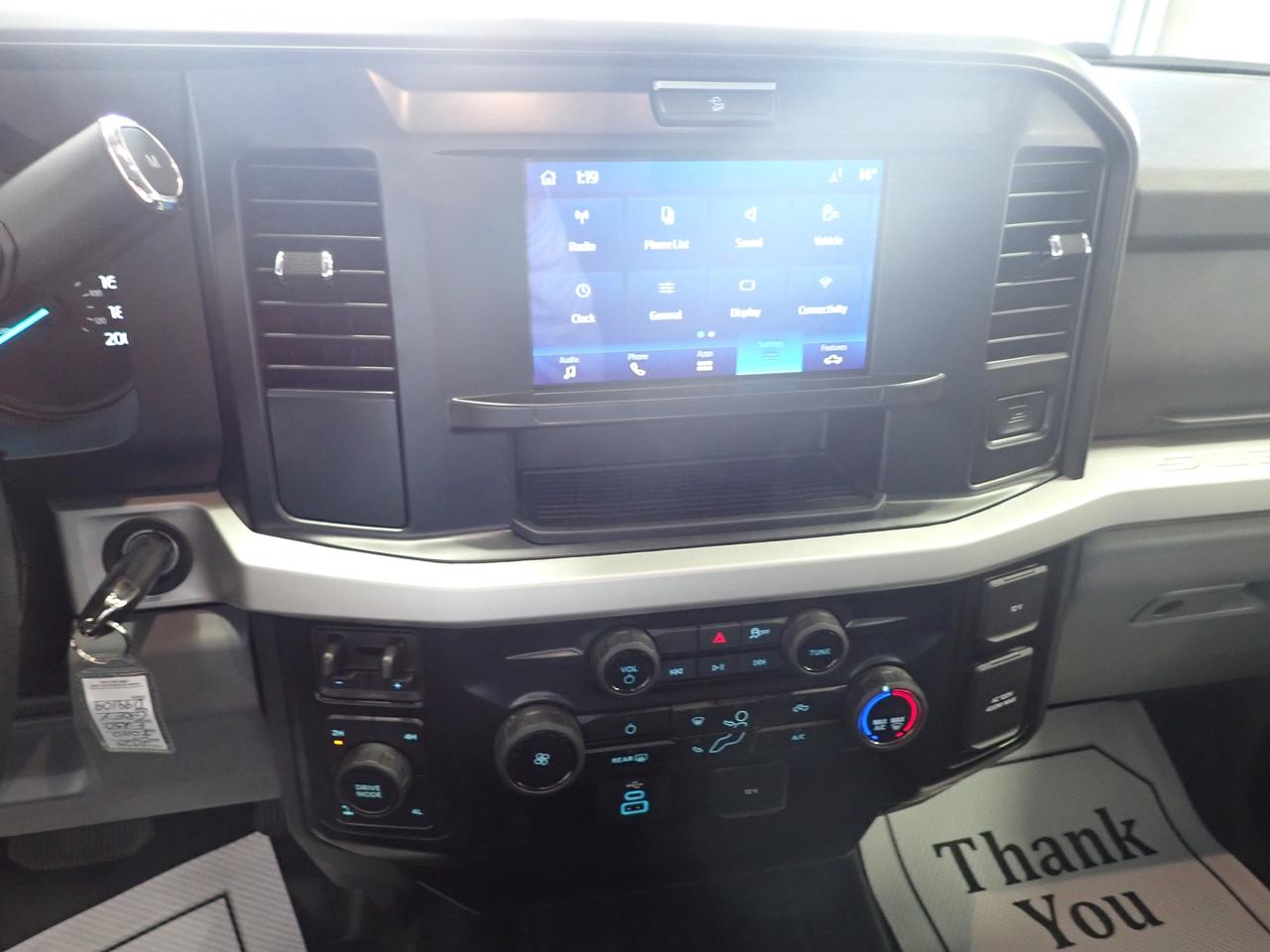 2025 Ford SUPER DUTY F-250 SRW XLT CREW CAB 4WD 8' BOX Photo