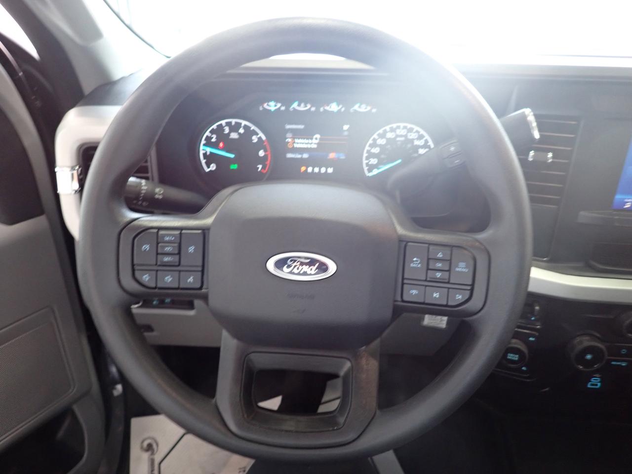 2025 Ford SUPER DUTY F-250 SRW XLT CREW CAB 4WD 8' BOX Photo