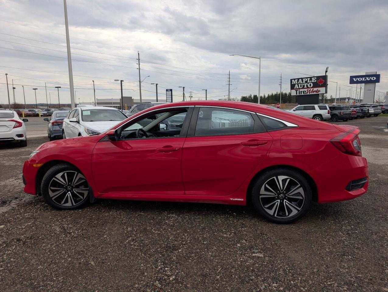 2018 Honda Civic EX-T   CAMERA   LANE ASSIST   HTD SEATS  CARPLAY Photo