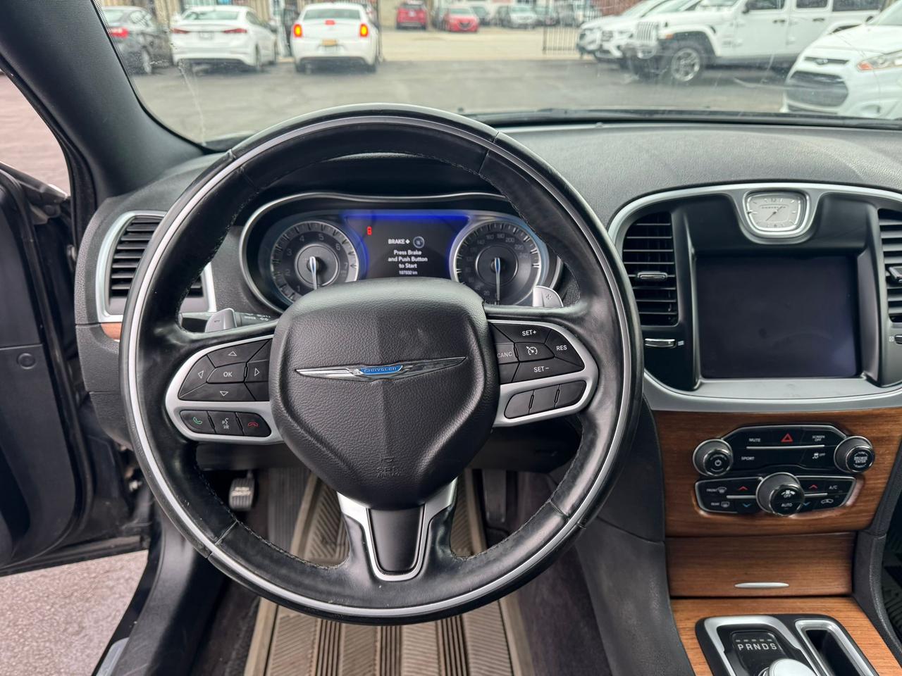 2017 Chrysler 300C Platinum Photo