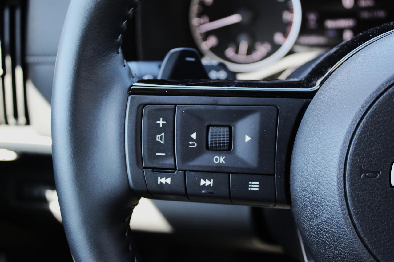 2024 Nissan Pathfinder SV AWD 1-Owner Pathfinder Photo