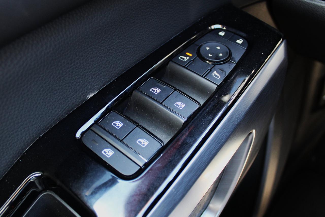 2024 Nissan Pathfinder SV AWD 1-Owner Pathfinder Photo