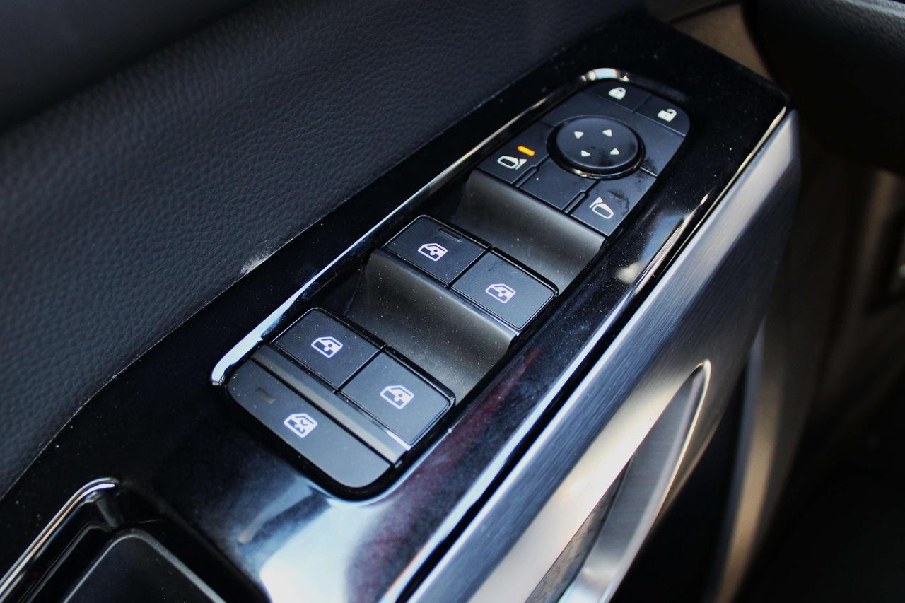 2024 Nissan Pathfinder SV AWD 1-Owner Pathfinder Photo