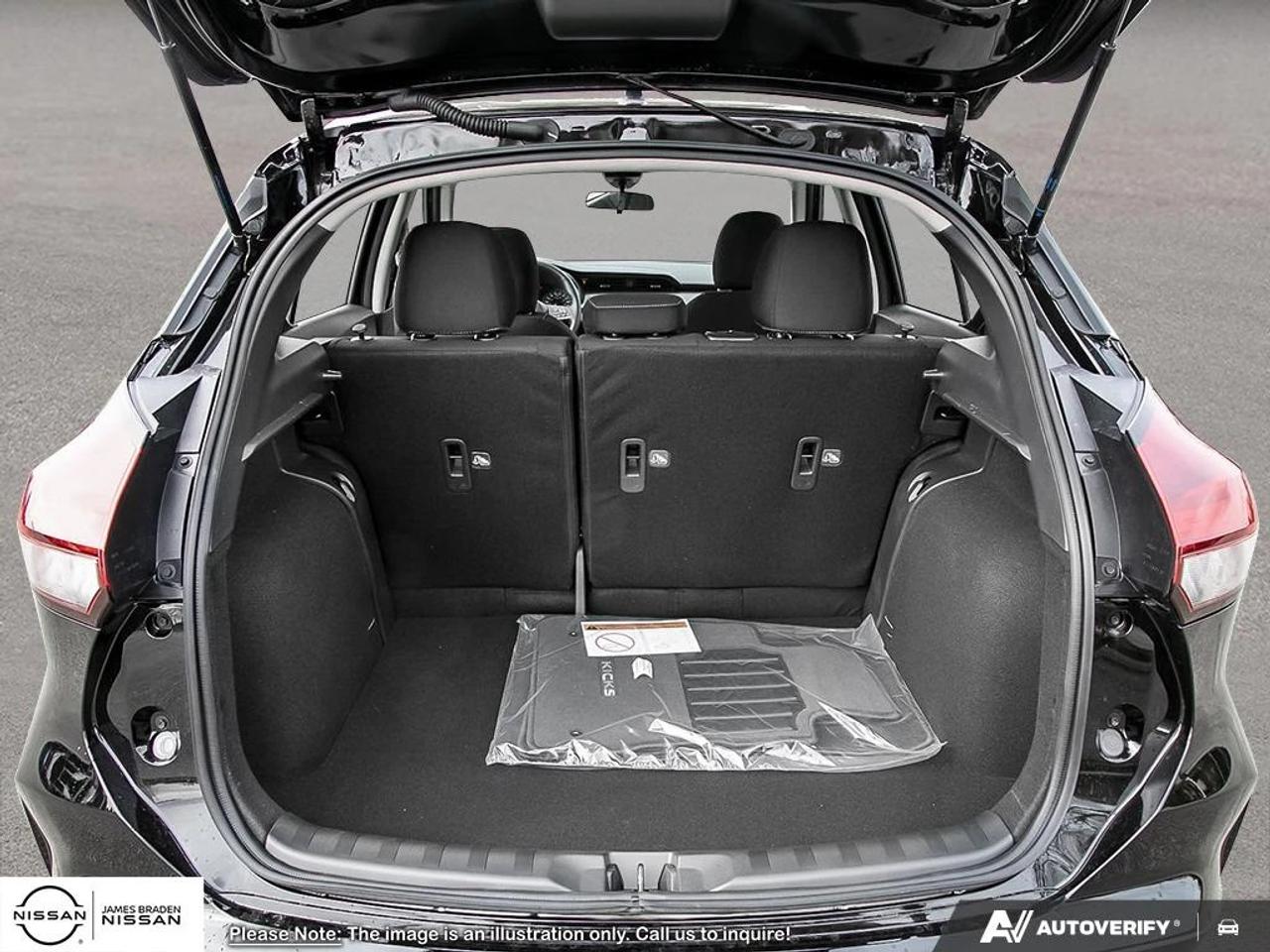 2025 Nissan Kicks Play SV FWD Photo