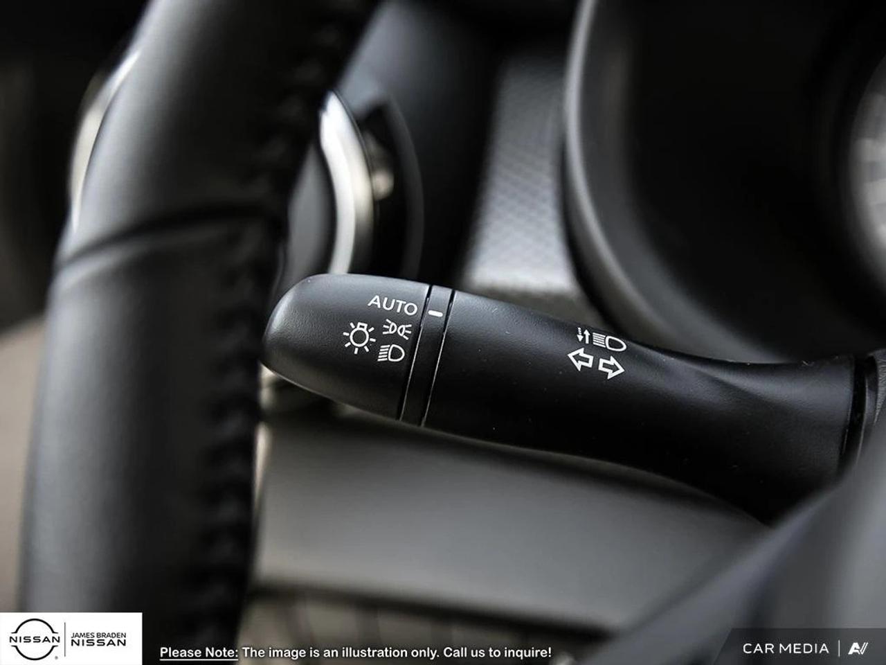 2025 Nissan Kicks Play SV FWD Photo