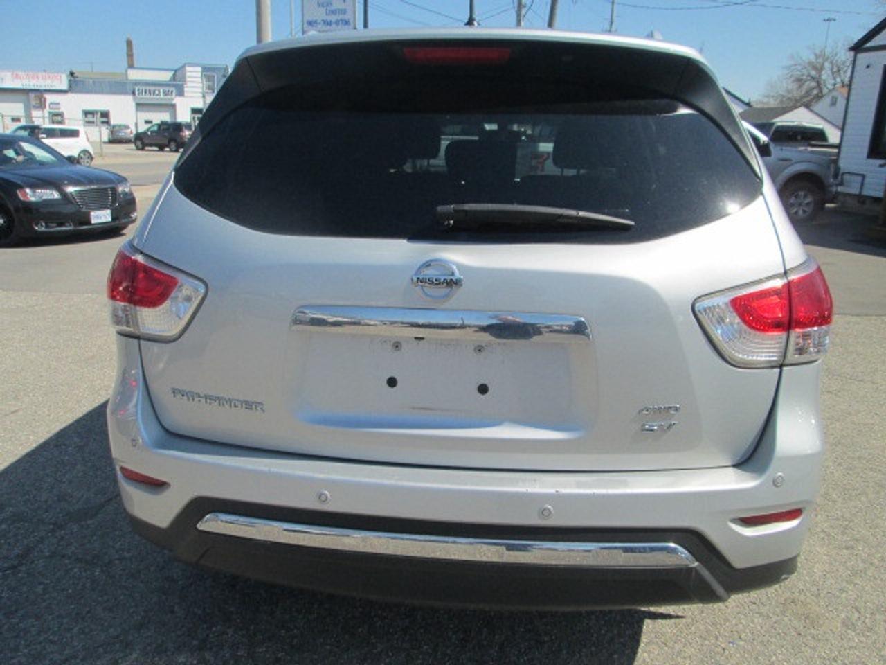 2016 Nissan Pathfinder 4WD 4dr SV, Back Up Camera, Heated Seats Photo