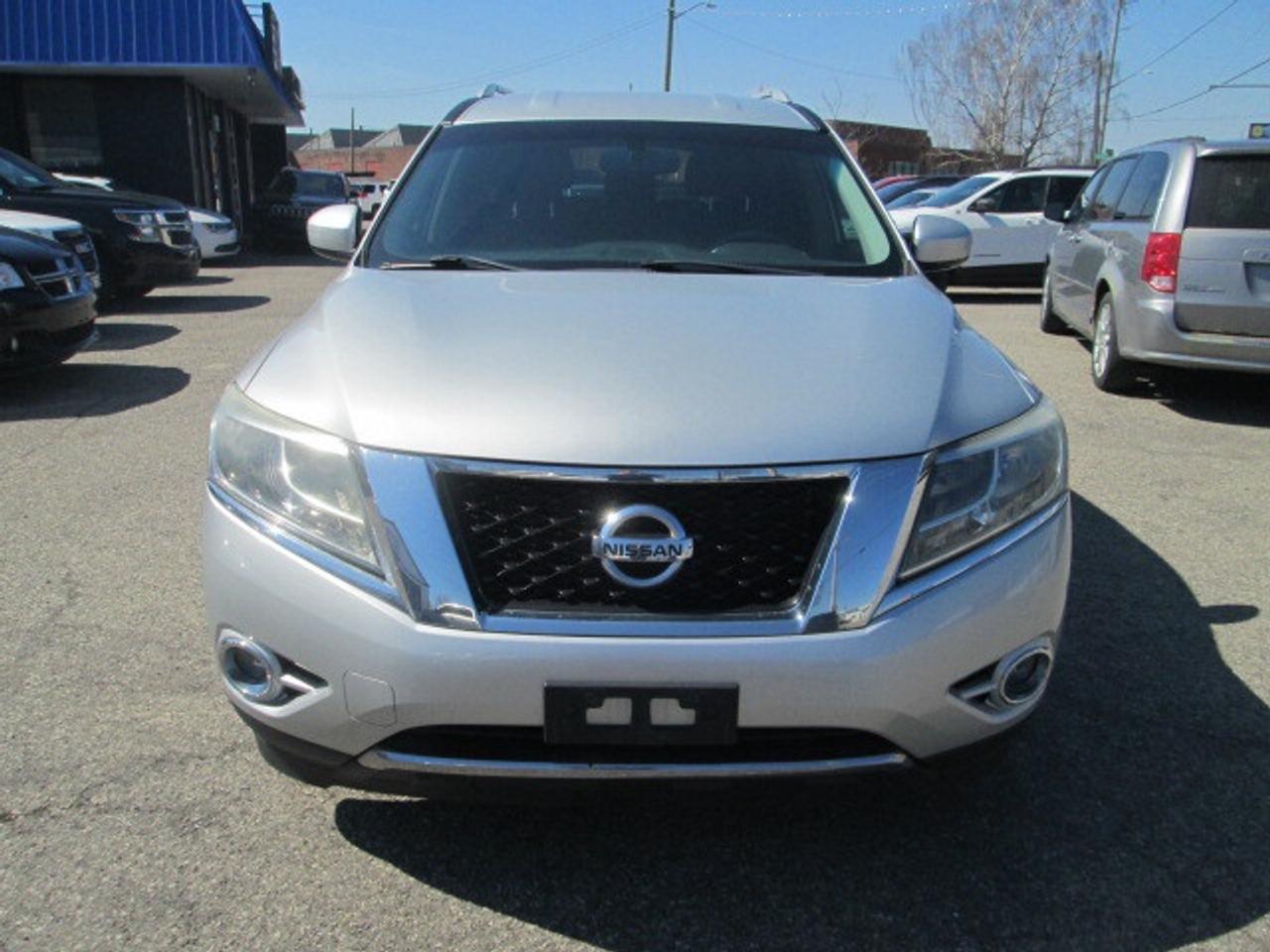 2016 Nissan Pathfinder 4WD 4dr SV, Back Up Camera, Heated Seats Photo