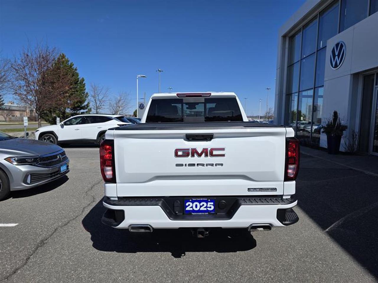 2025 GMC Sierra 1500 Crew Cab Standard Box 4-Wheel Drive Elevation W/Wi Photo3