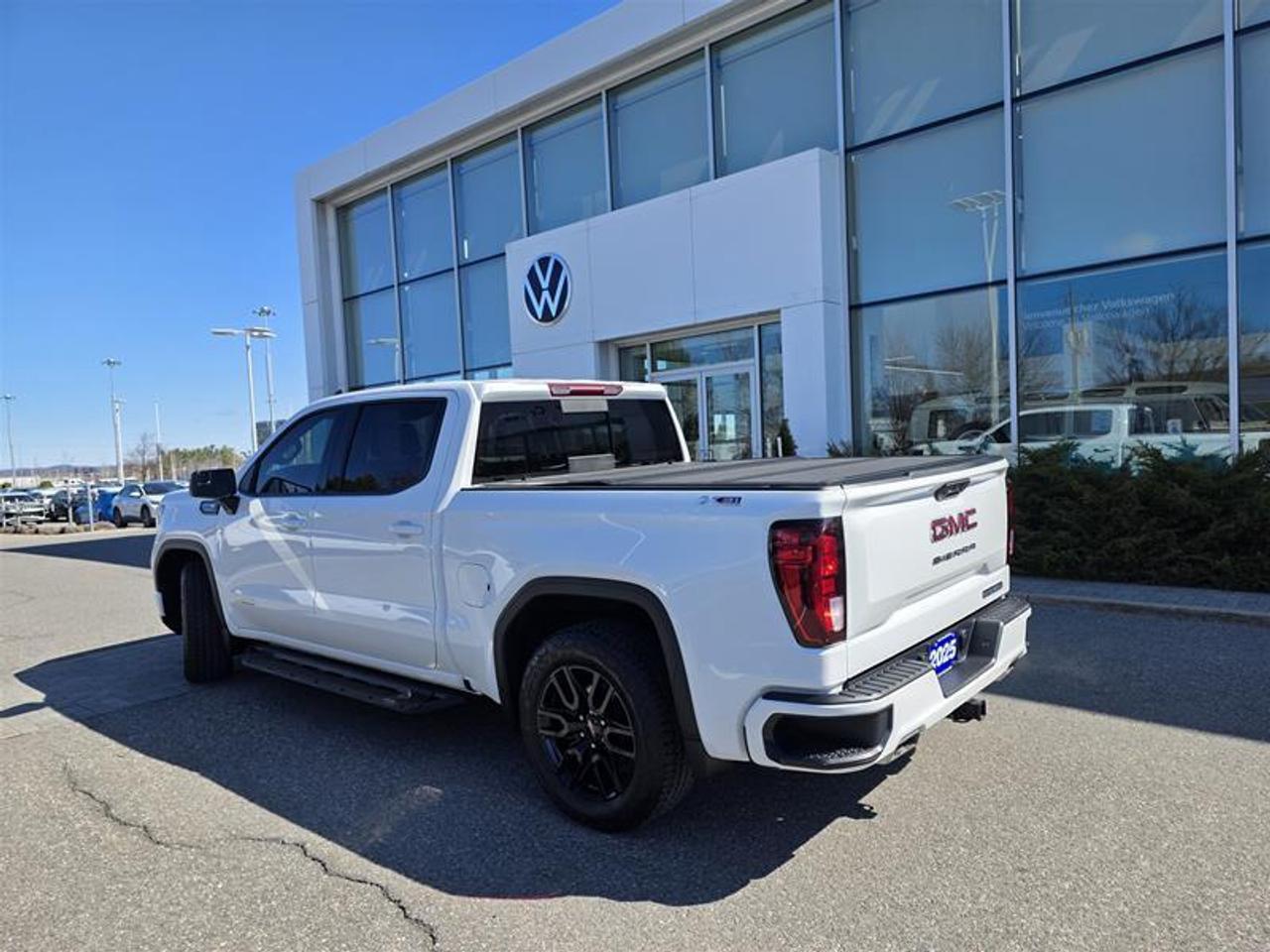2025 GMC Sierra 1500 Crew Cab Standard Box 4-Wheel Drive Elevation W/Wi Photo