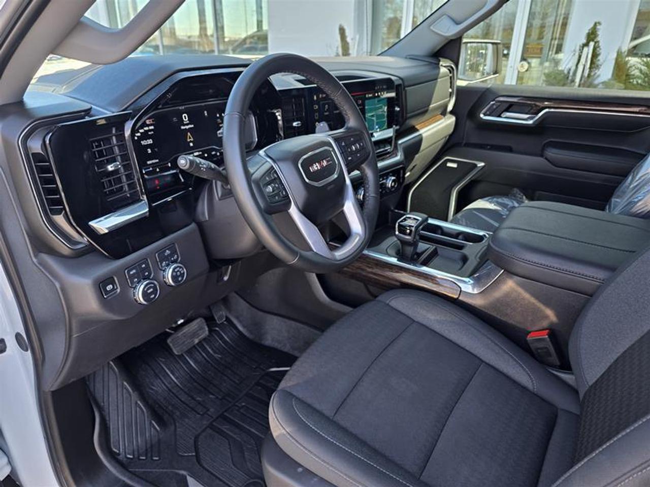 2025 GMC Sierra 1500 Crew Cab Standard Box 4-Wheel Drive Elevation W/Wi Photo