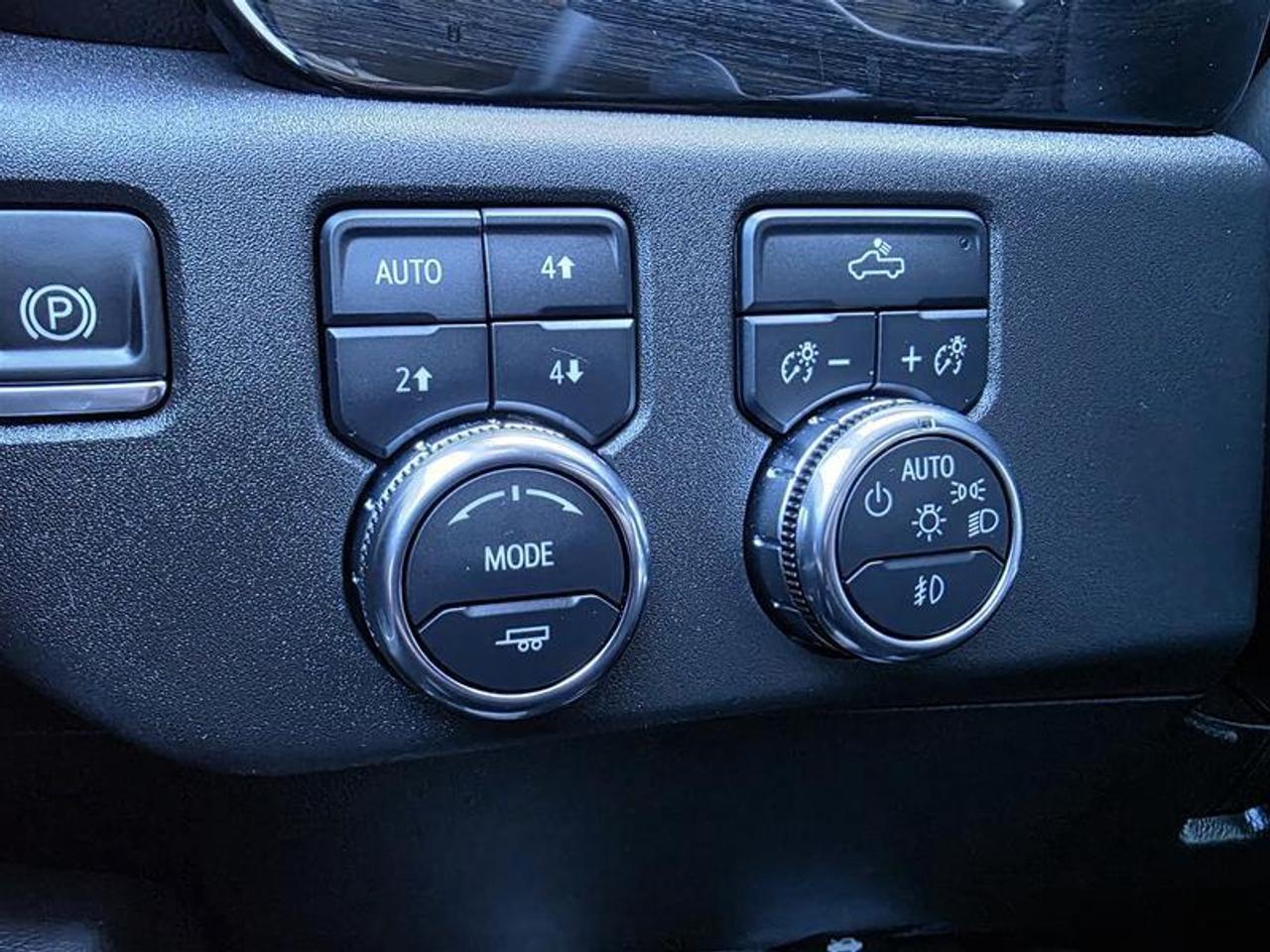2025 GMC Sierra 1500 Crew Cab Standard Box 4-Wheel Drive Elevation W/Wi Photo