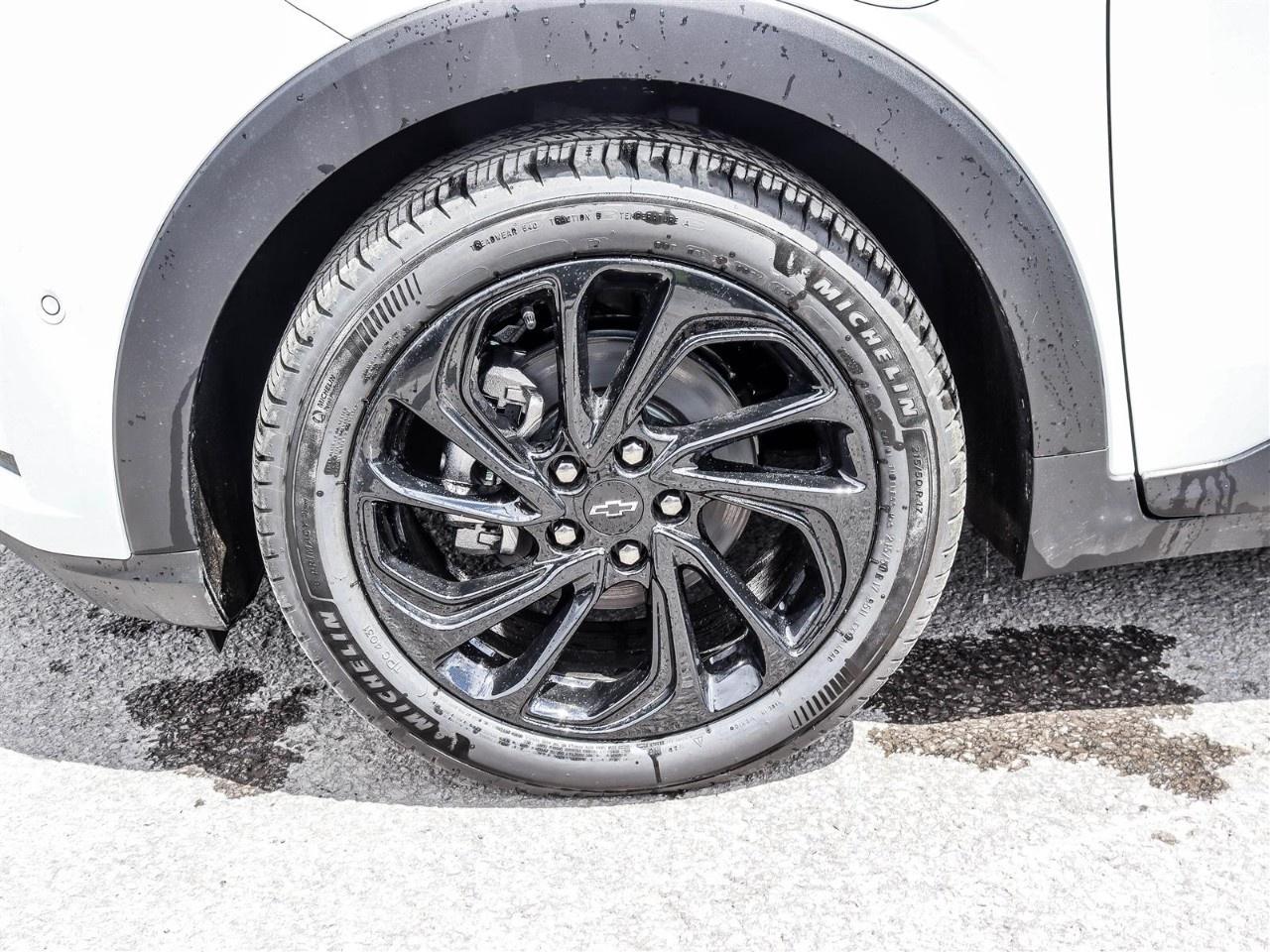 2027 Chevrolet Bolt FWD 4dr RS Photo