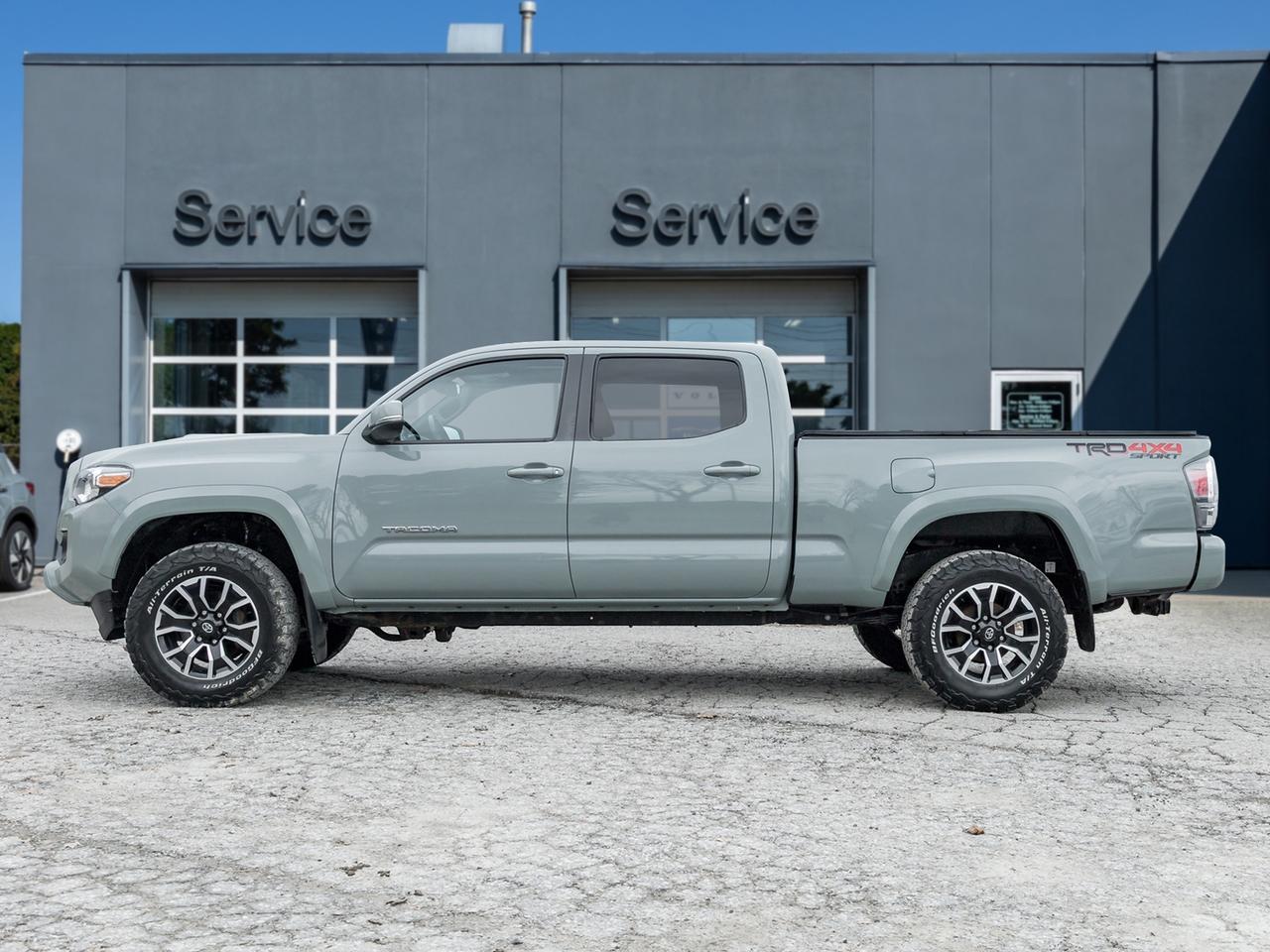 2023 Toyota Tacoma 4x4 Double Cab TRD SPORT PREMIUM LIKE NEW TRADE IN Photo