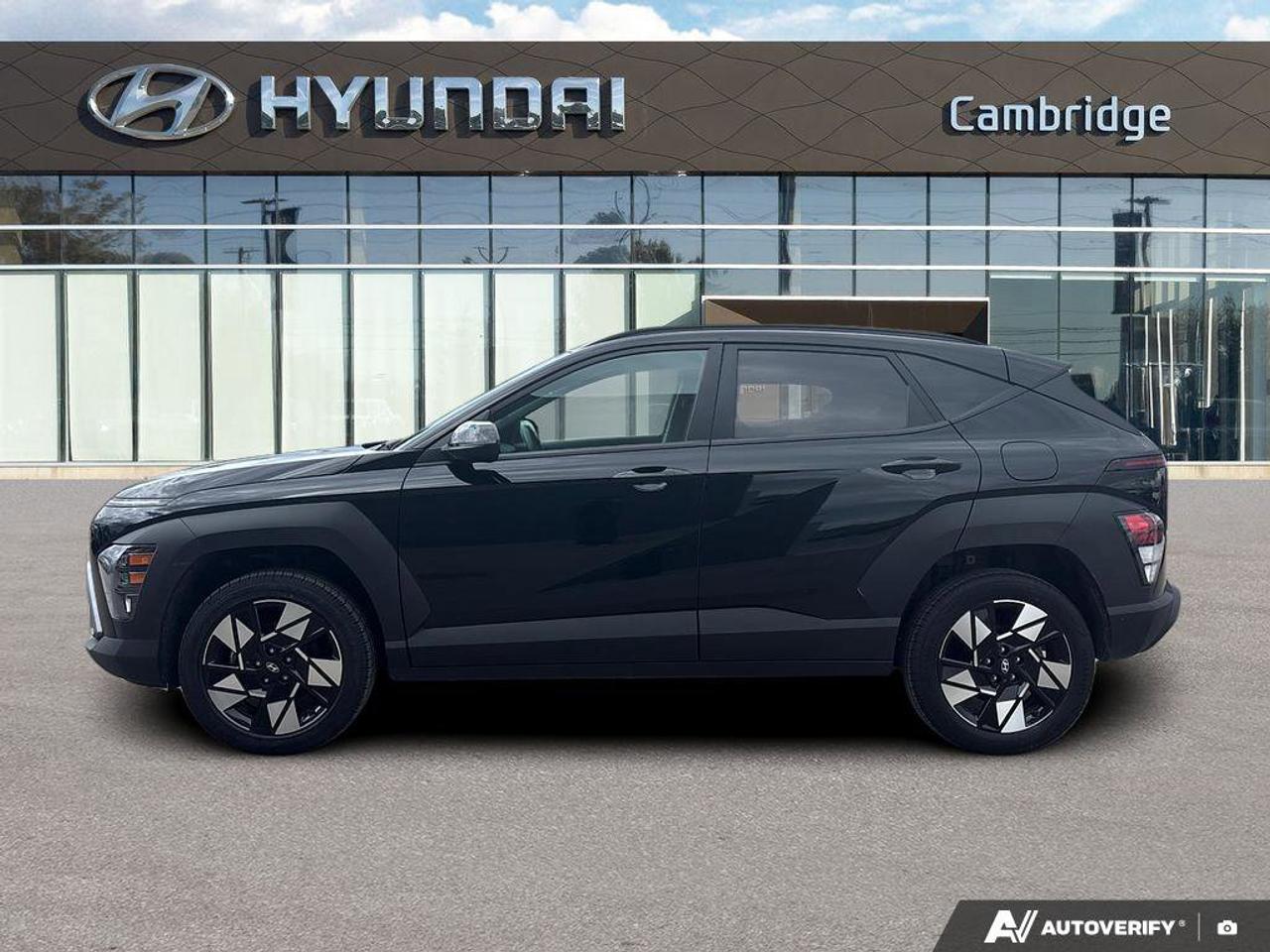 2024 Hyundai KONA Preferred   NO ACCIDENTS   CARPLAY   HEATED SEATS Photo