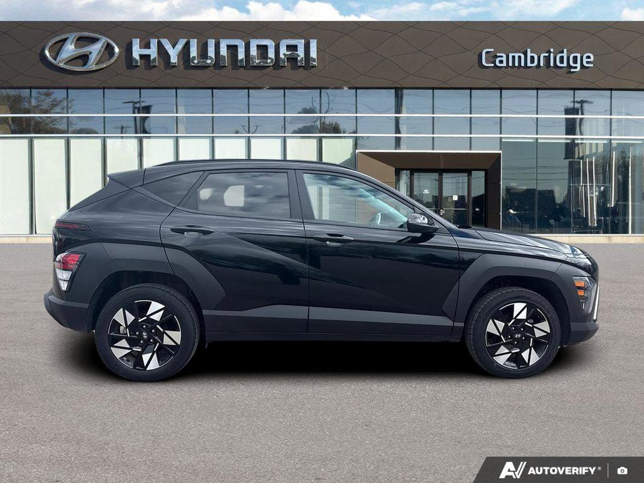 2024 Hyundai KONA Preferred   NO ACCIDENTS   CARPLAY   HEATED SEATS Photo