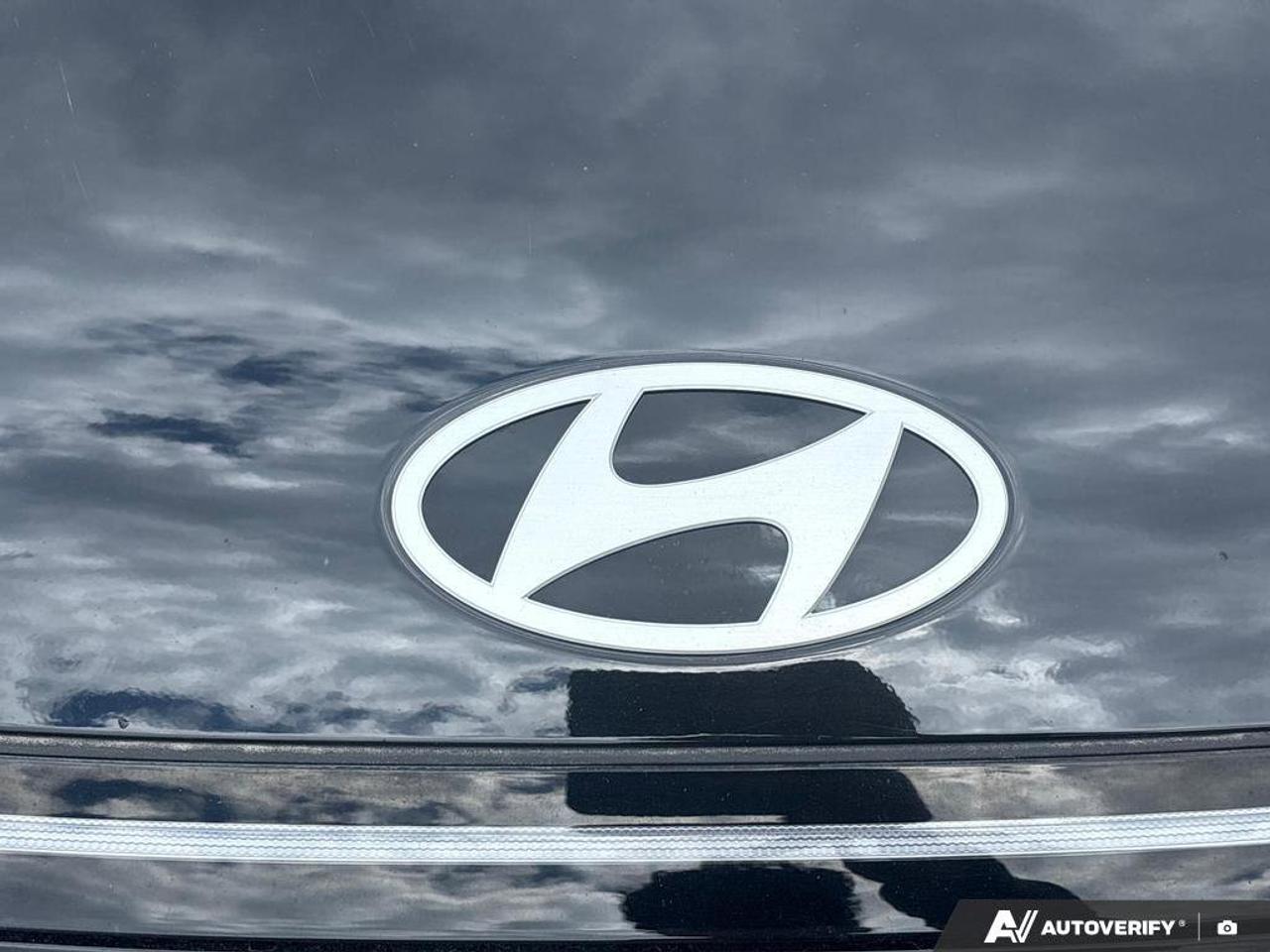 2024 Hyundai KONA Preferred   NO ACCIDENTS   CARPLAY   HEATED SEATS Photo