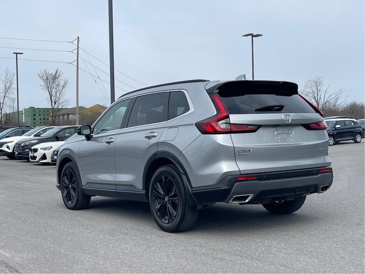 2023 Honda CR-V Hybrid Touring AWD Photo