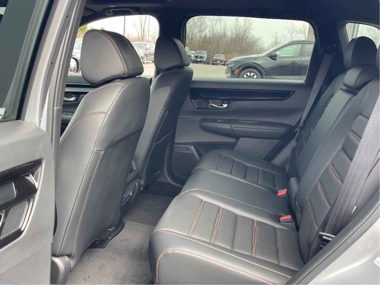2023 Honda CR-V Hybrid Touring AWD Photo