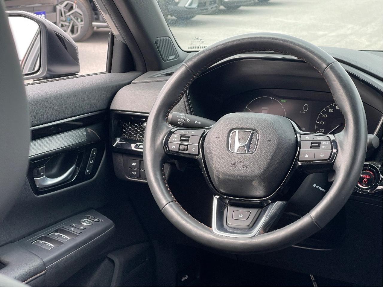 2023 Honda CR-V Hybrid Touring AWD Photo