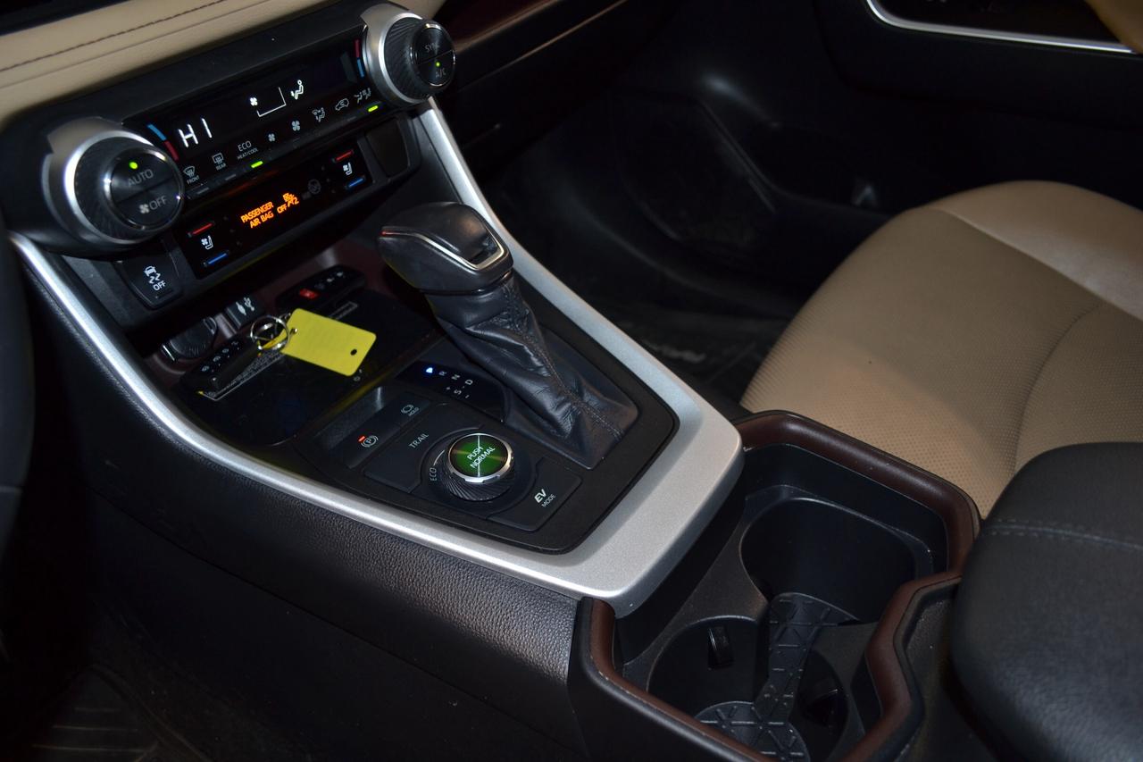 2019 Toyota RAV4 Hybrid Limited Photo
