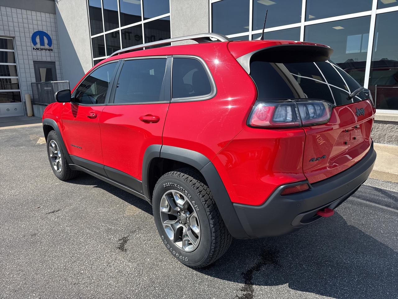2019 Jeep Cherokee Trailhawk Photo3