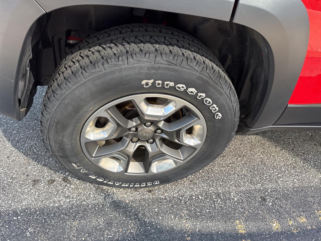 2019 Jeep Cherokee Trailhawk Photo