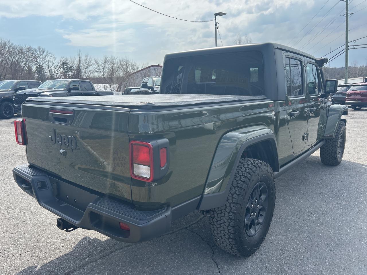 2023 Jeep Gladiator Willys 4x4 Photo