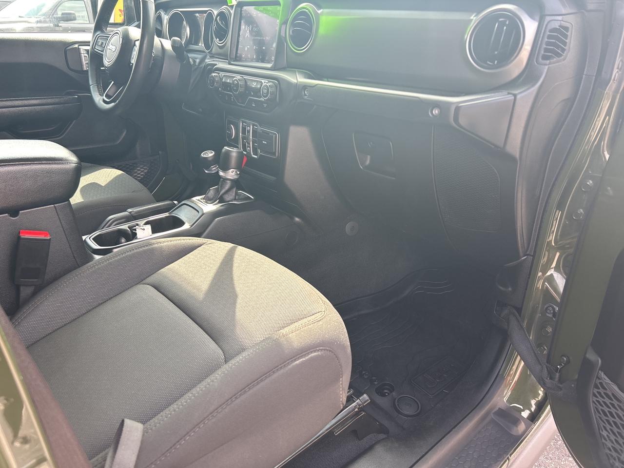 2023 Jeep Gladiator Willys 4x4 Photo
