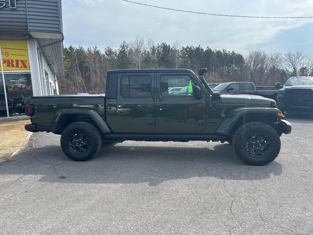 2023 Jeep Gladiator Willys 4x4 Photo