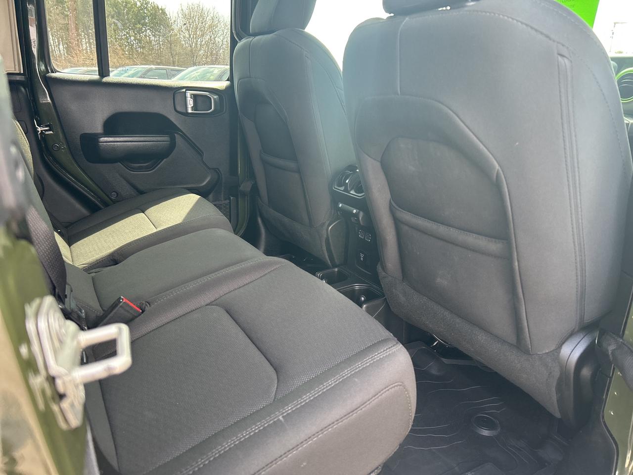 2023 Jeep Gladiator Willys 4x4 Photo
