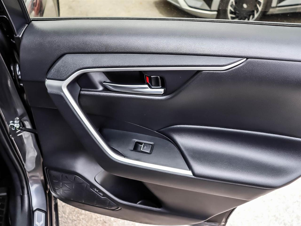 2024 Toyota RAV4 XLE Photo