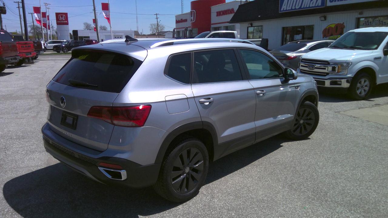 2024 Volkswagen Taos Comfortline 4dr Front-Wheel Drive Photo4