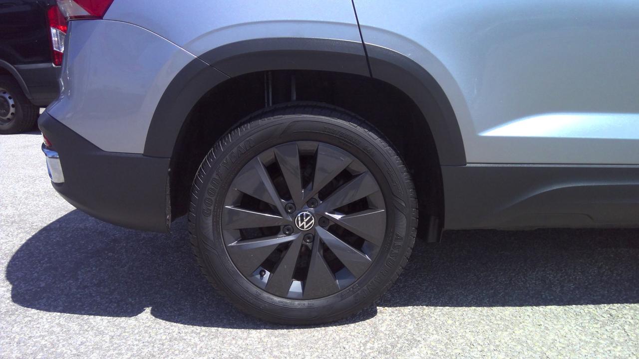 2024 Volkswagen Taos Comfortline 4dr Front-Wheel Drive Photo
