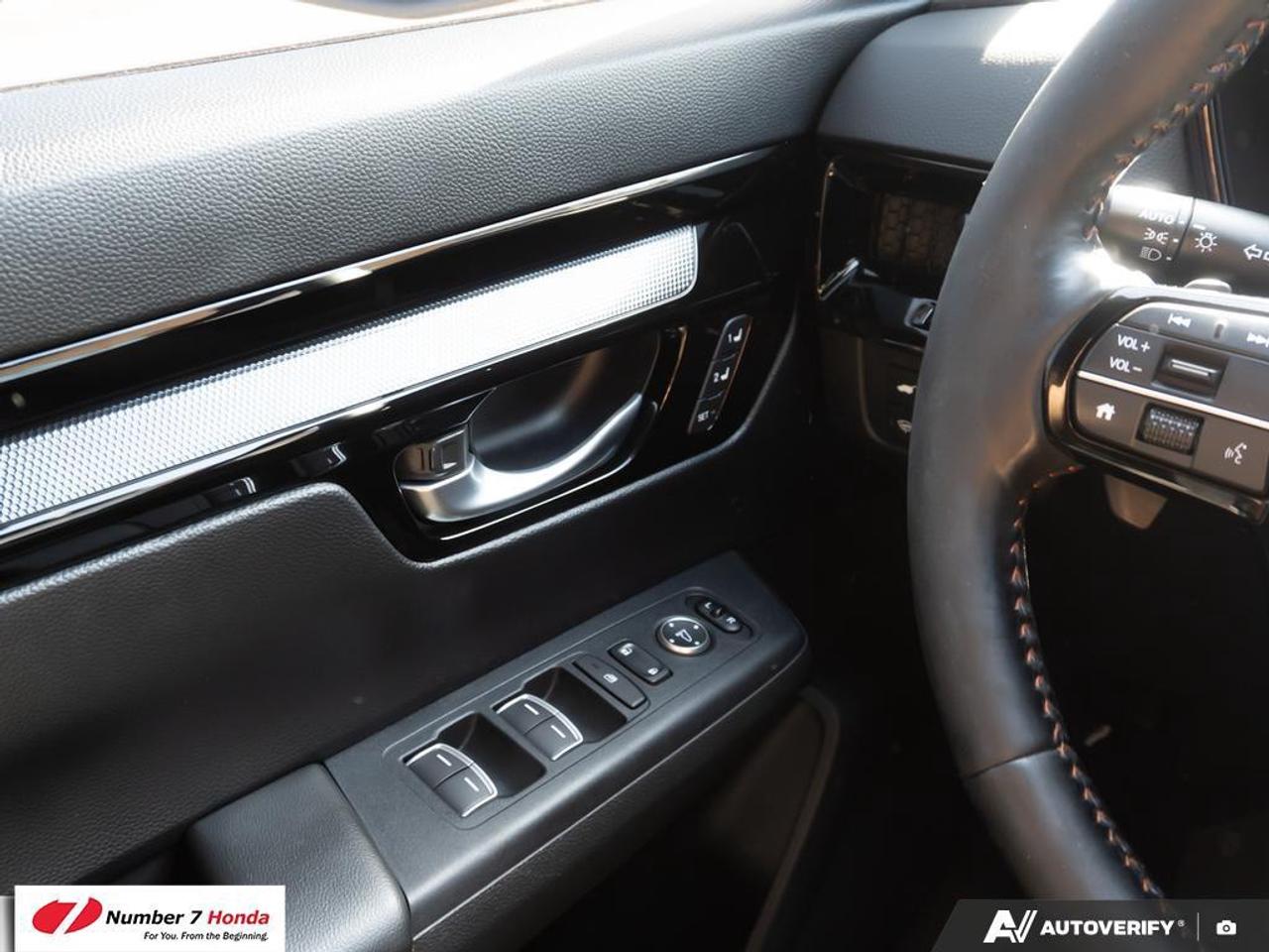 2024 Honda CR-V Hybrid Touring *NO REPORTED ACCIDENTS*ONE OWNER* Photo