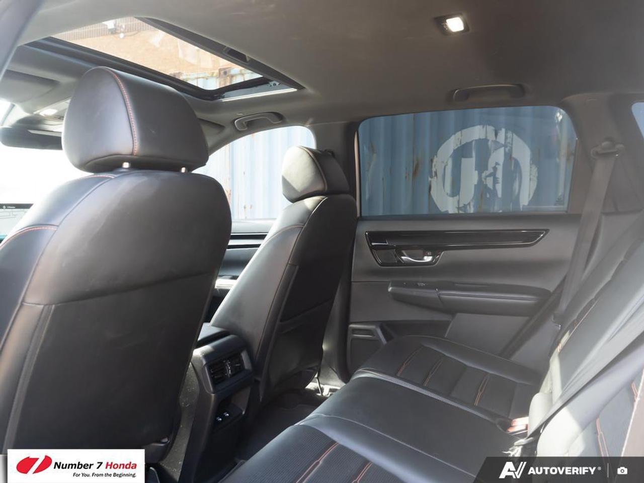 2024 Honda CR-V Hybrid Touring *NO REPORTED ACCIDENTS*ONE OWNER* Photo