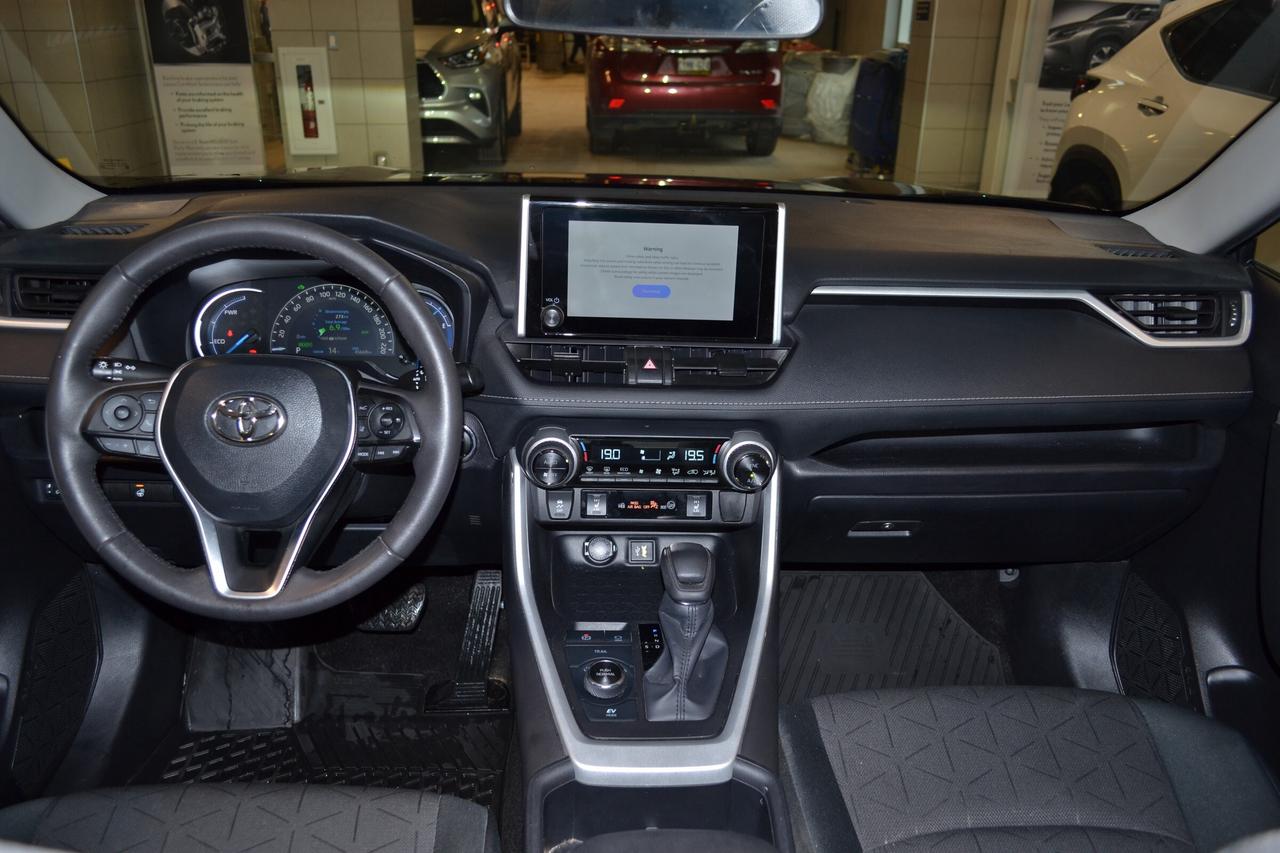2024 Toyota RAV4 Hybrid XLE Photo2