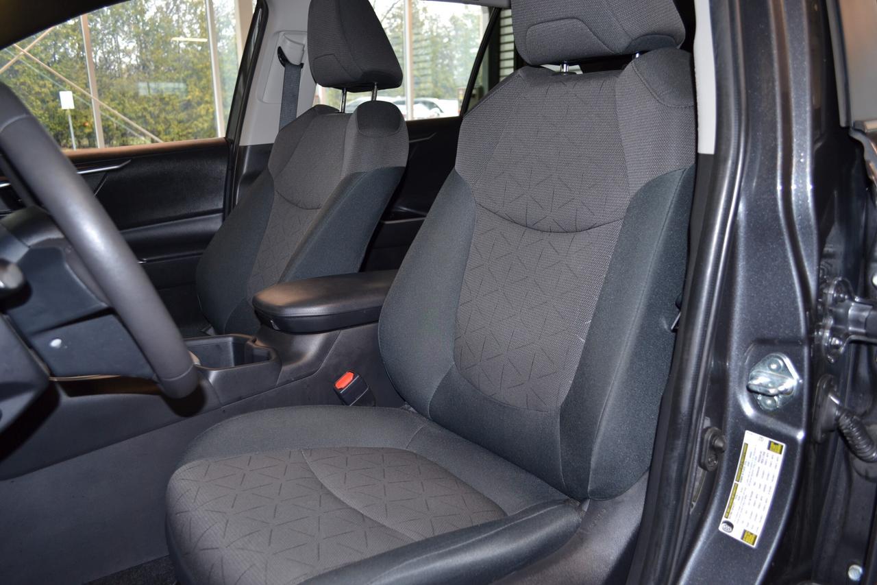 2024 Toyota RAV4 Hybrid XLE Photo