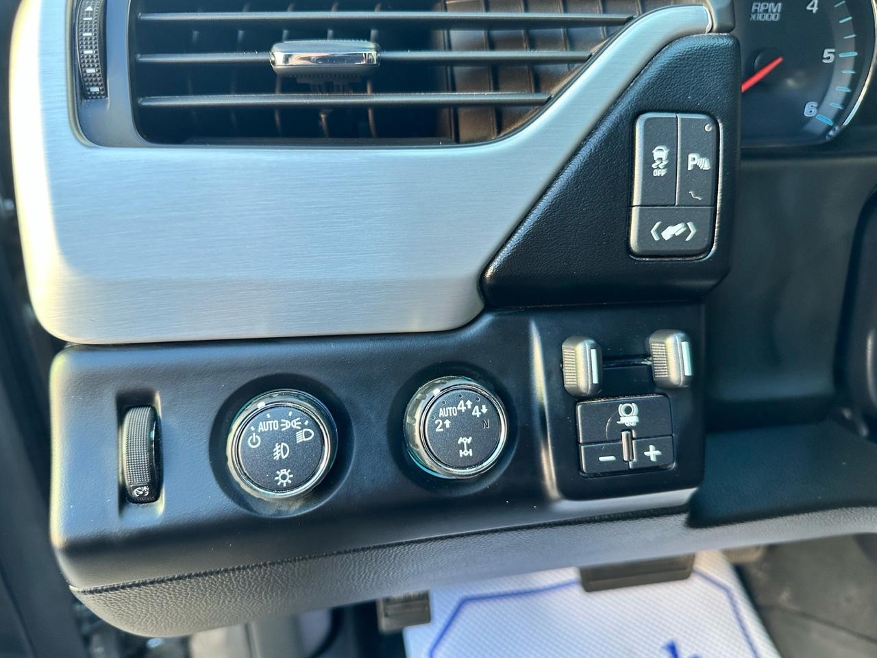 2019 GMC Yukon XL SLE ~ 8 PASSENGER ~ NO ACCIDENTS ~ CERTIFIED Photo