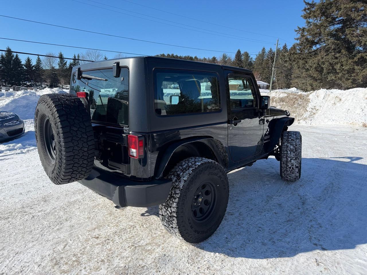 2015 Jeep Wrangler Sport 2dr 4x4 Photo4