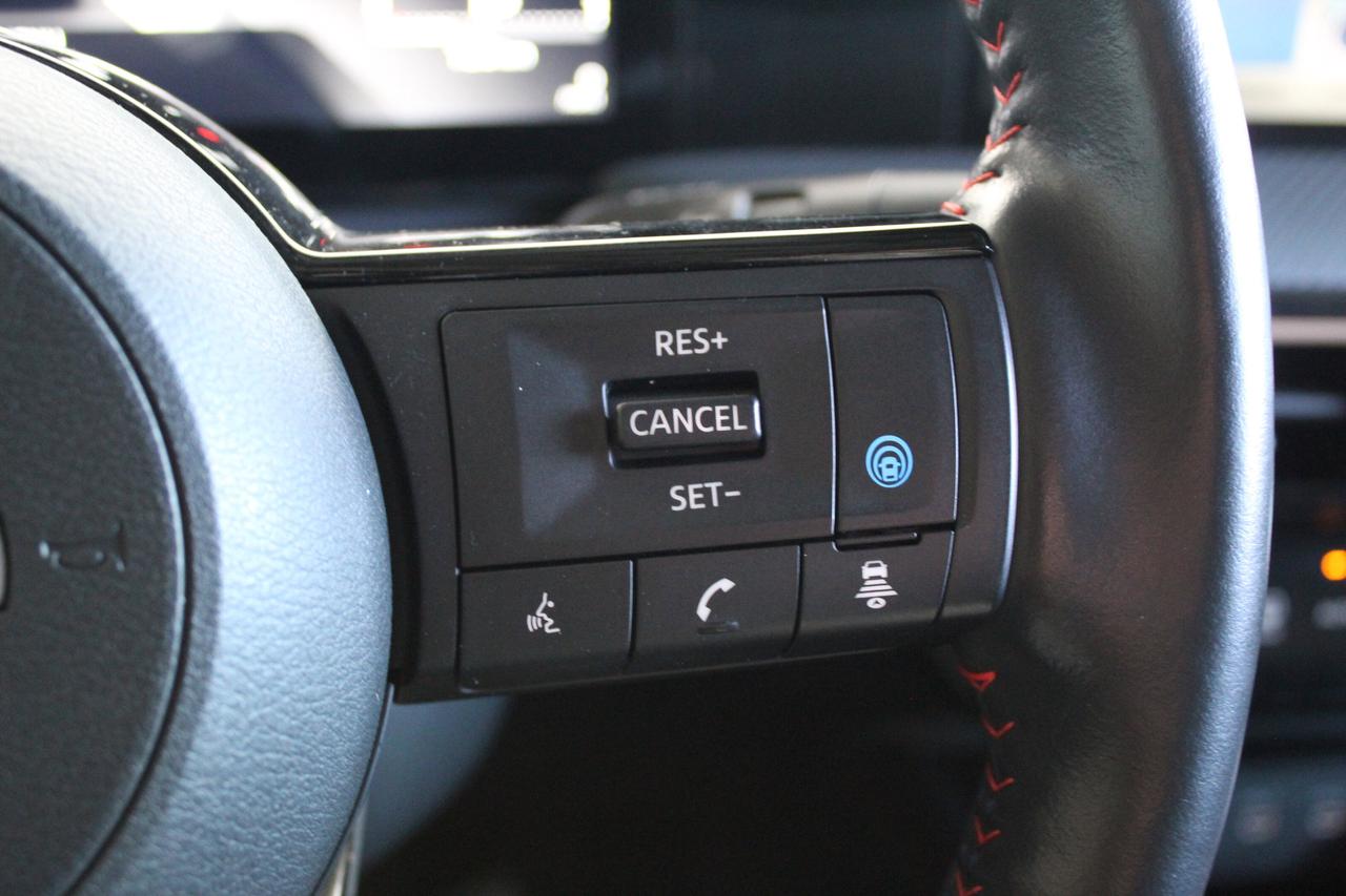 2025 Nissan Kicks SR PREMIUM, 1-owner, Upgraded wheel package Photo