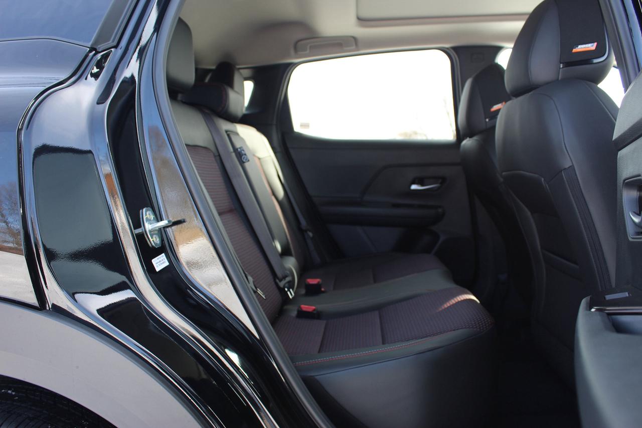2025 Nissan Kicks SR PREMIUM, 1-owner, Upgraded wheel package Photo