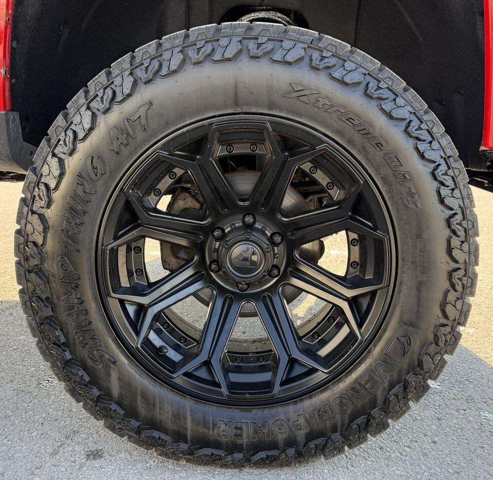 2018 Chevrolet Silverado 1500 LT LIFT/WHEEL/TIRE PKG!! Photo