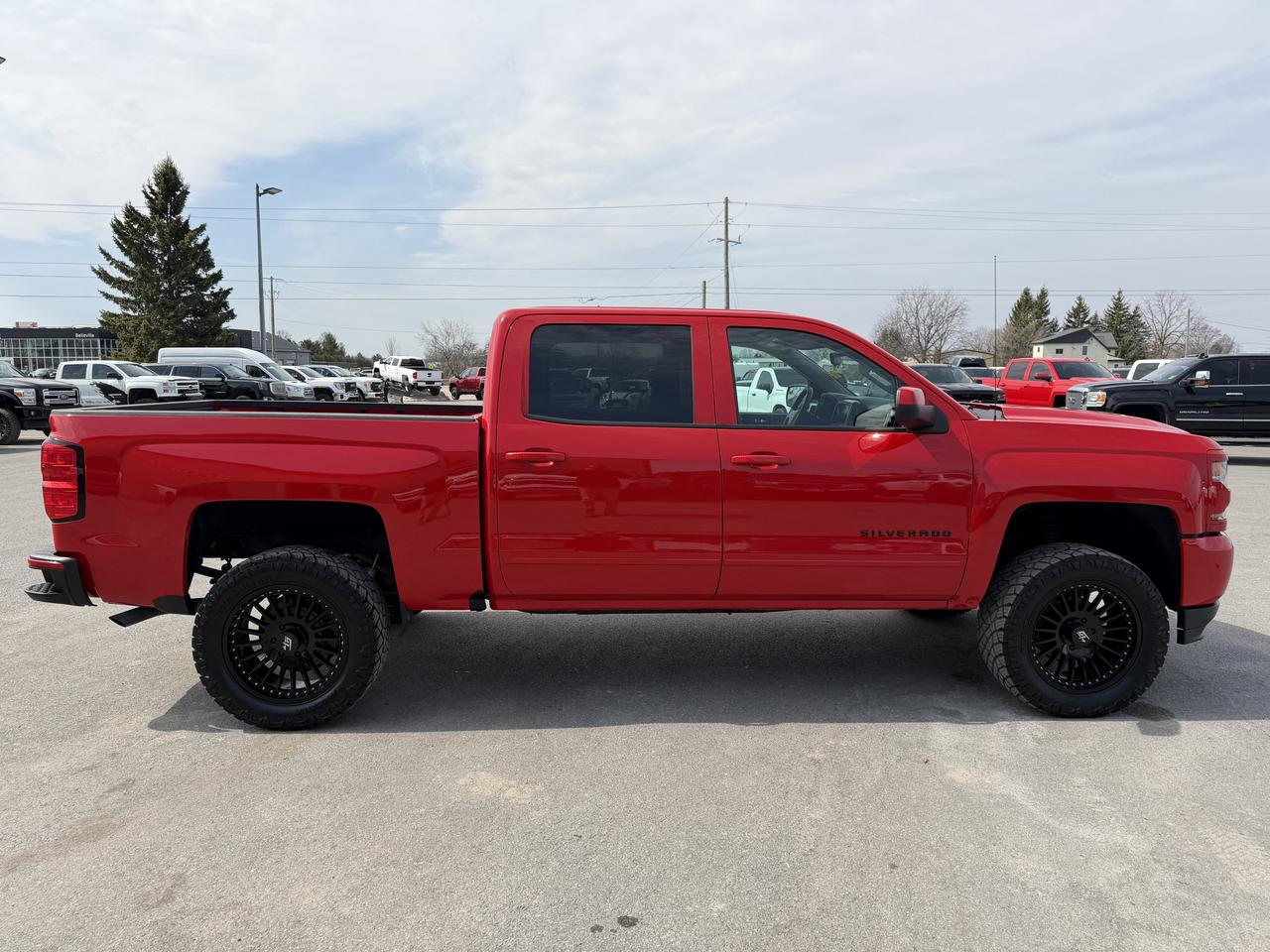 2018 Chevrolet Silverado 1500 4WD Crew Cab 143.5  LT w-1LT Photo