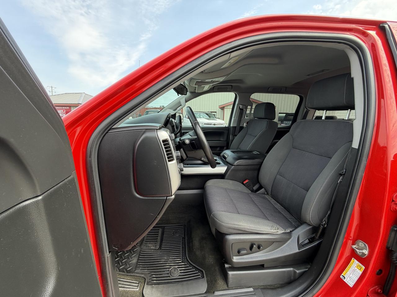 2018 Chevrolet Silverado 1500 4WD Crew Cab 143.5  LT w-1LT Photo