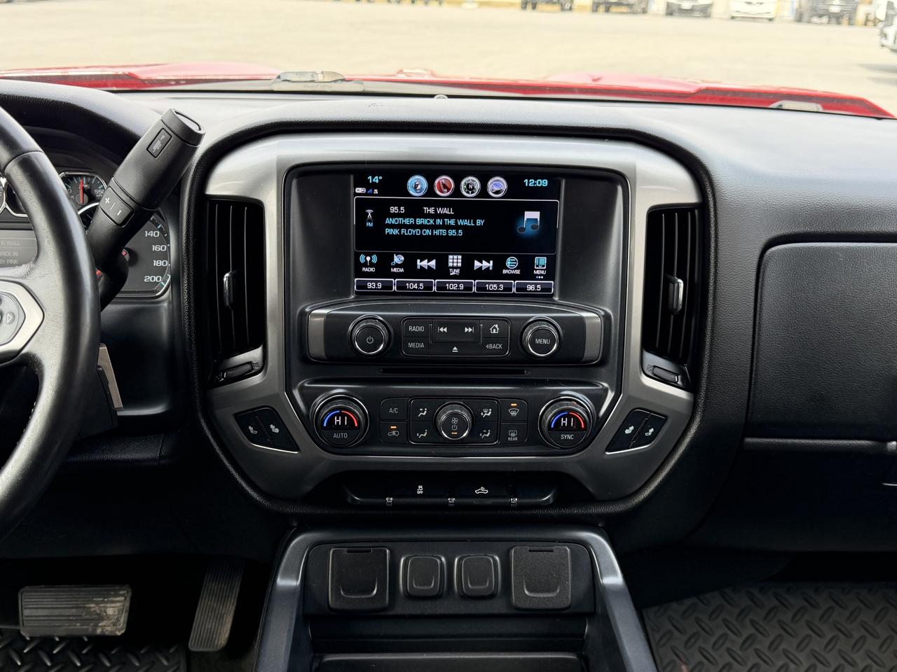 2018 Chevrolet Silverado 1500 4WD Crew Cab 143.5  LT w-1LT Photo
